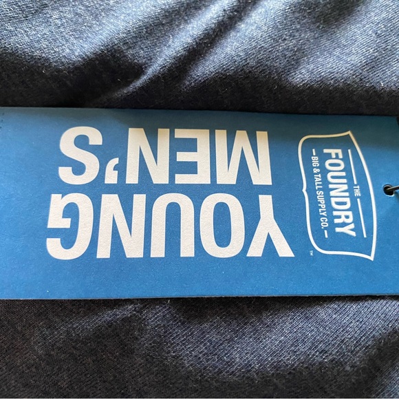 Two Long Sleeve knit mens shirts - Picture 5 of 6